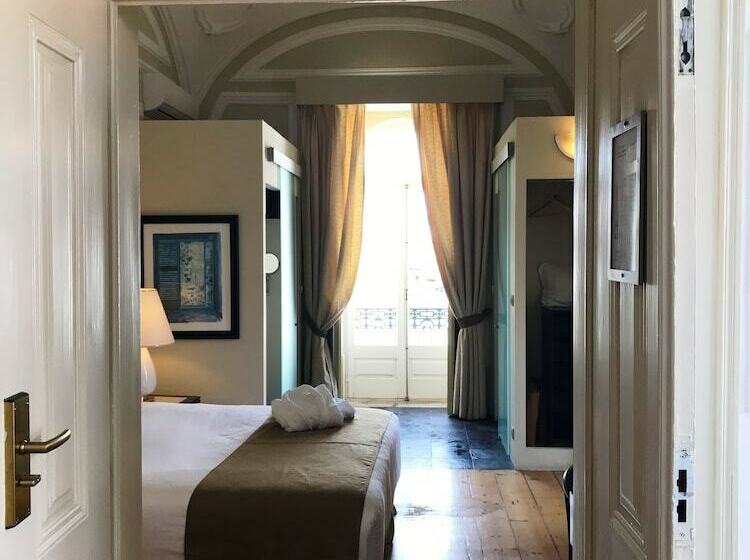 스탠다드 룸, De Moura