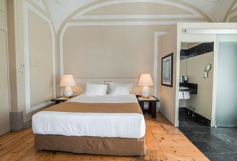 스탠다드 룸, De Moura