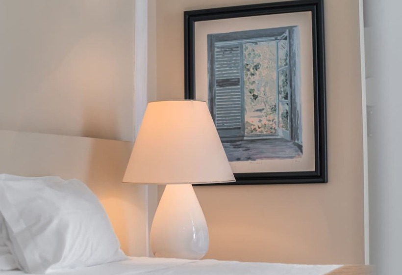 스탠다드 룸, De Moura