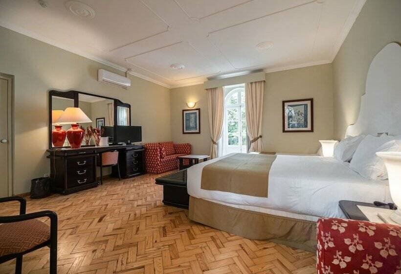 수피리어 룸, De Moura