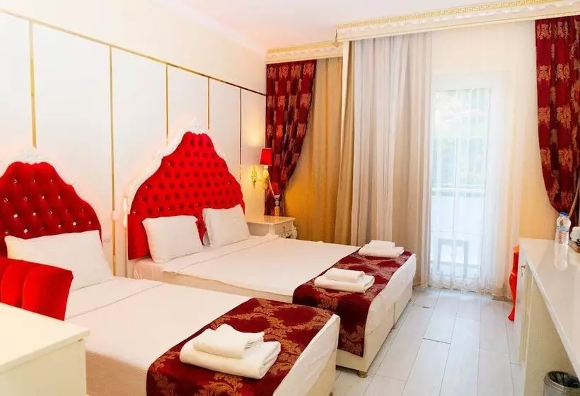 スーペリアトリプルルーム, Golden Beach Resort & Spa