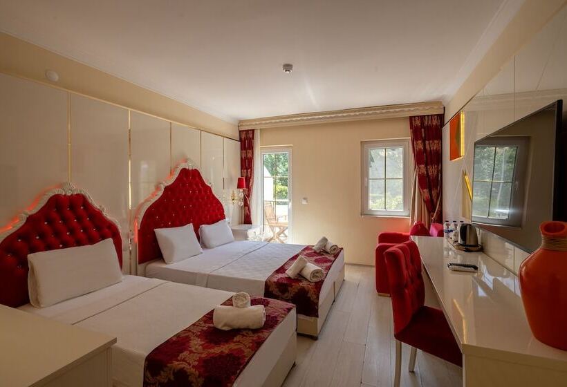 高级三人间, Golden Beach Resort & Spa