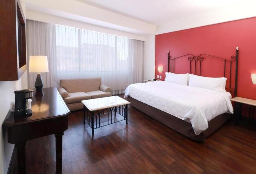 キングサイズベッドのスタンダードルーム, Holiday Inn Hotel & Suites Centro Historico, An Ihg