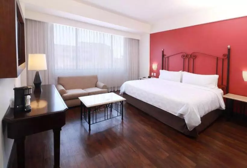 キングサイズベッドのスタンダードルーム, Holiday Inn Hotel & Suites Centro Historico, An Ihg