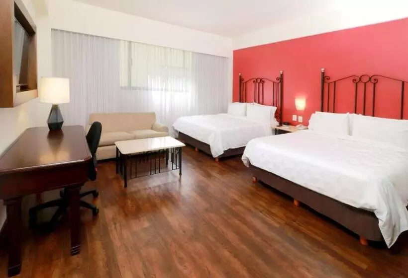 ２ダブルベッドのスタンダードルーム, Holiday Inn Hotel & Suites Centro Historico, An Ihg