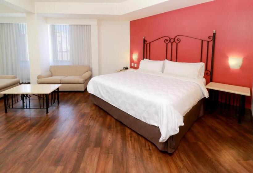 キングサイズベッドのスイートルーム, Holiday Inn Hotel & Suites Centro Historico, An Ihg