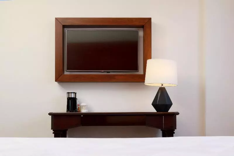 キングサイズベッドのスタンダードルーム, Holiday Inn Hotel & Suites Centro Historico, An Ihg