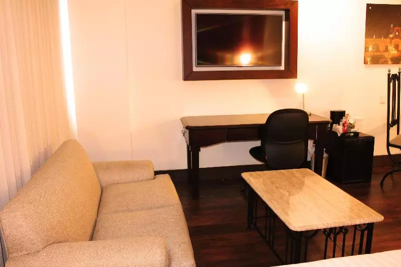 キングサイズベッドのスタンダードルーム, Holiday Inn Hotel & Suites Centro Historico, An Ihg