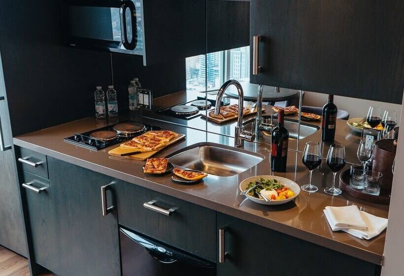 סוויטה, One King West Hotel And Residence