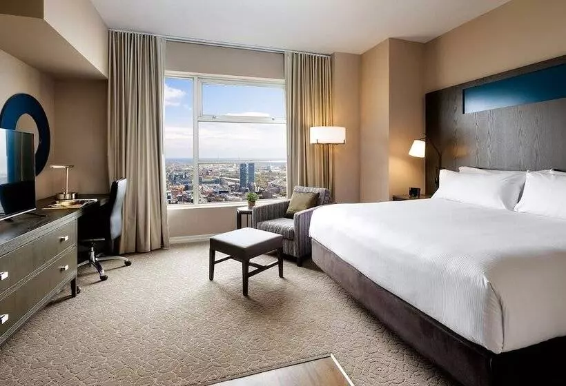 سوییت لوکس, One King West Hotel And Residence