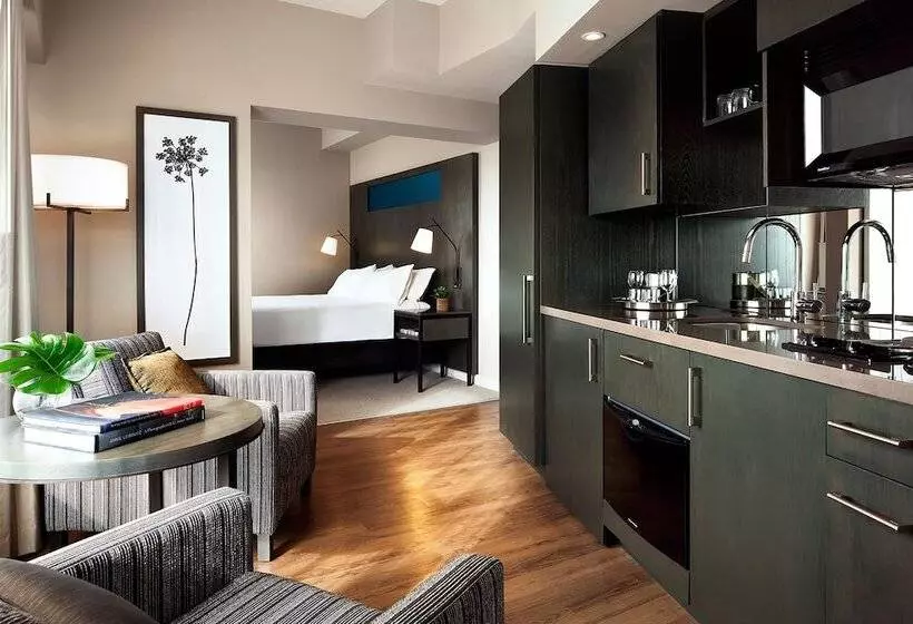 سوییت, One King West Hotel And Residence