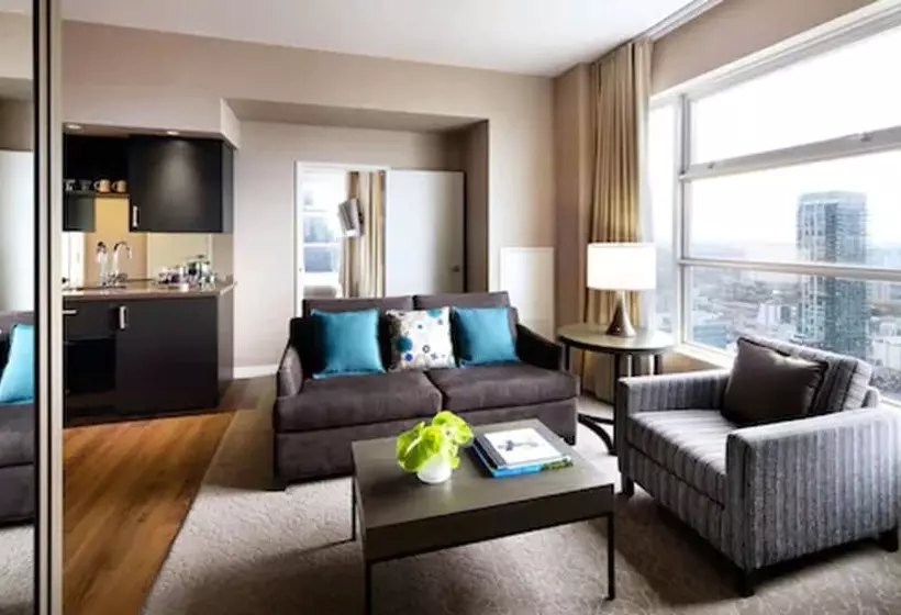 سوییت, One King West Hotel And Residence