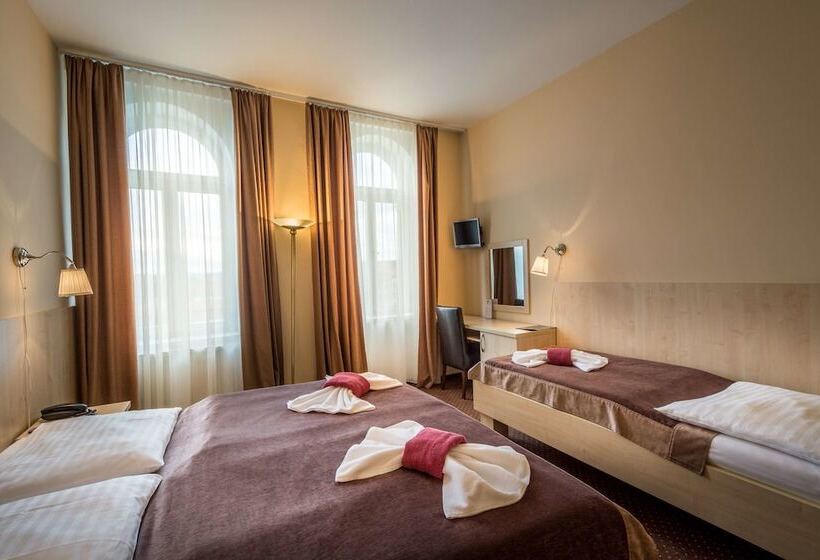 اتاق استاندارد سه نفره, Prague Centre Plaza