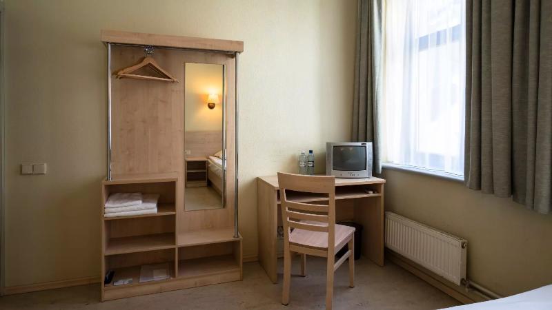 اتاق خانوادگی, Rija Domus