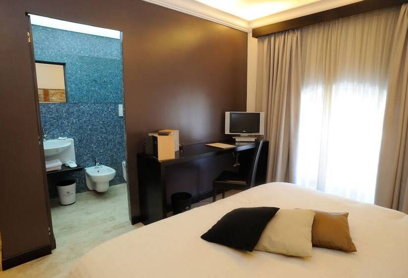 古典房间, Ucciardhome