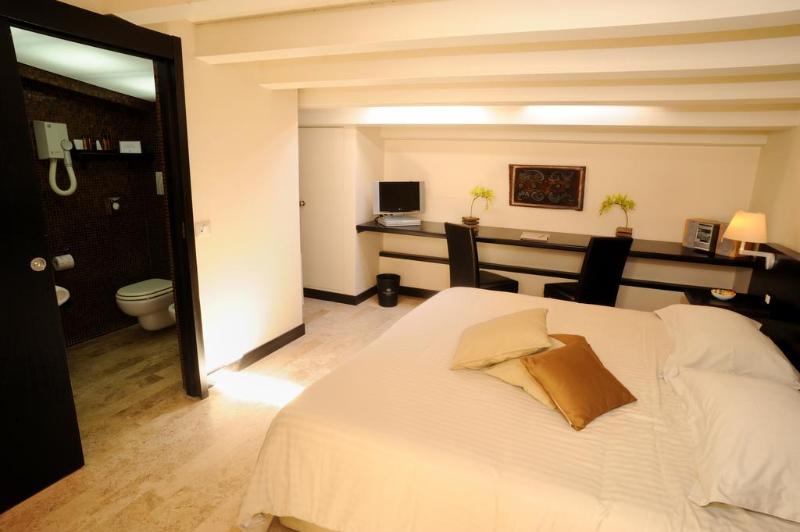 豪华房间, Ucciardhome