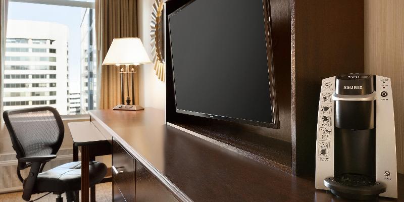 带大床的标准间, Crowne Plaza Crystal City Washington, D.c., An Ihg