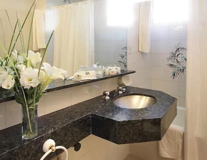 اتاق استاندارد سه نفره, Gran Hotel Buenos Aires