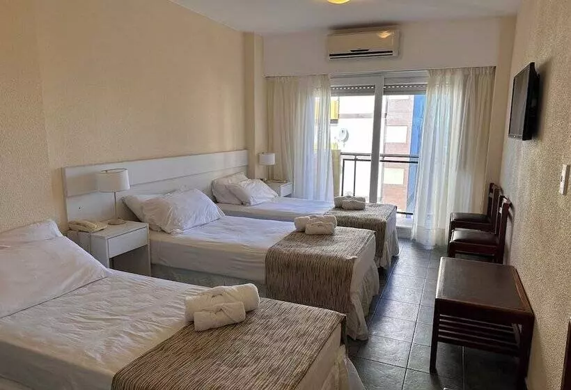 اتاق سوپریور سه تخته, Hostal Del Sol
