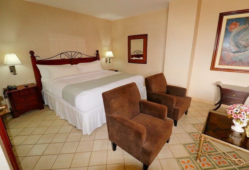 سوییت جونیور, Plaza Del General