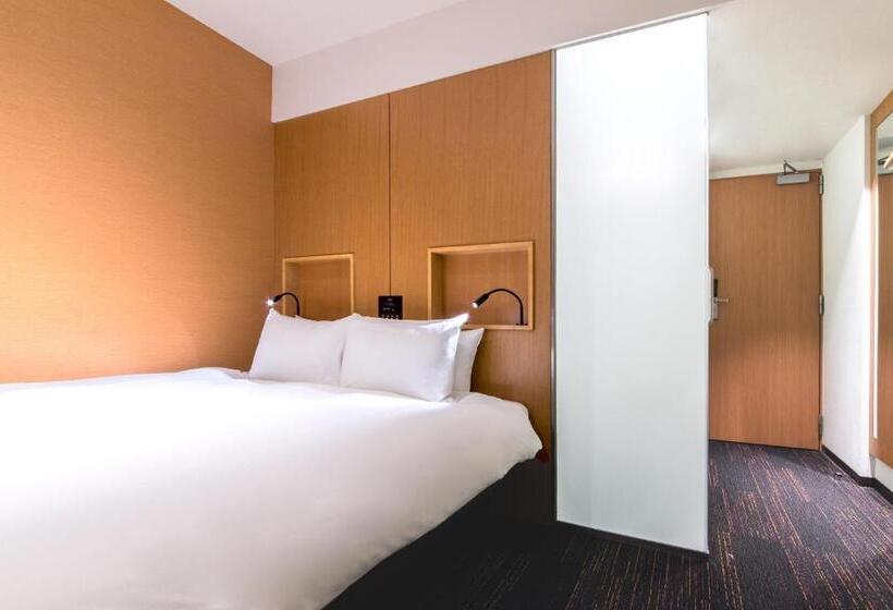 Standart Oda, The B Akasaka