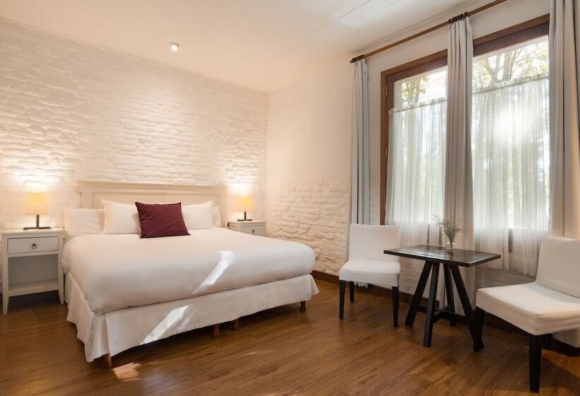 Номер Deluxe, Don Antonio Posada