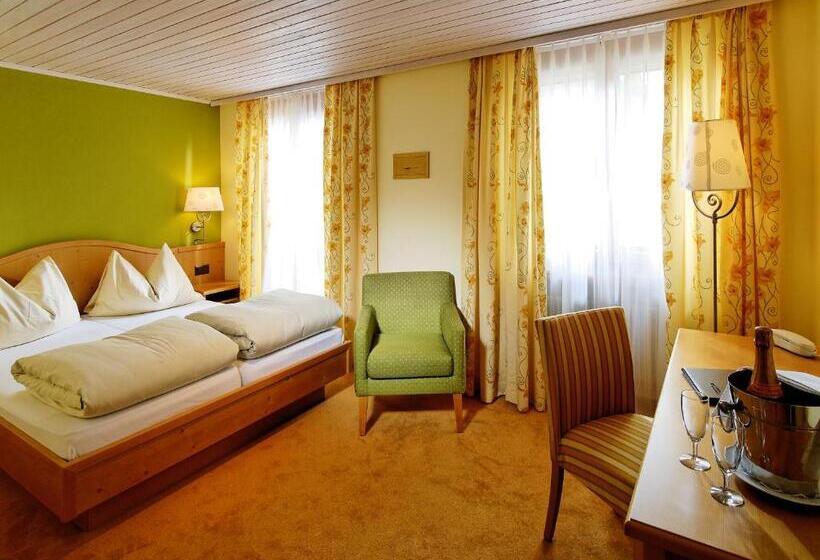 חדר אקונומי, La Cruna