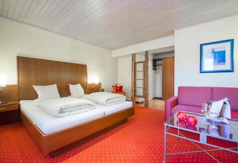 חדר סופריור, La Cruna