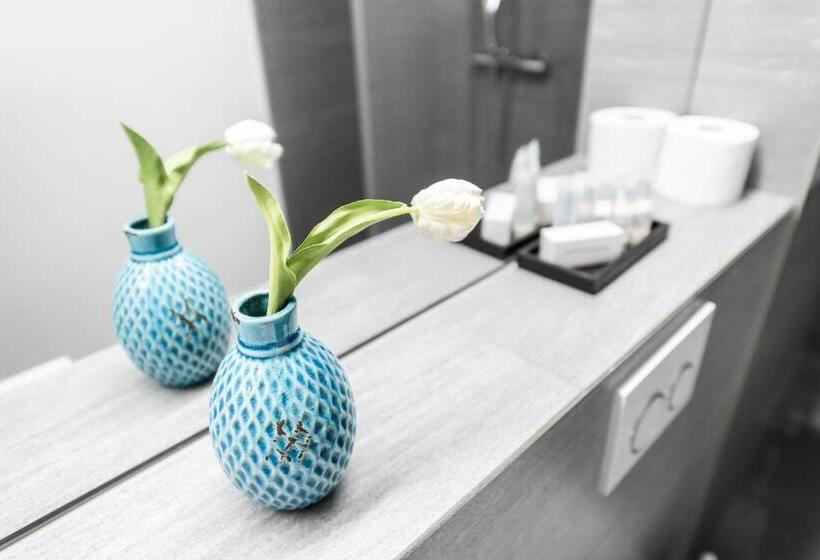 חדר סופריור, La Cruna