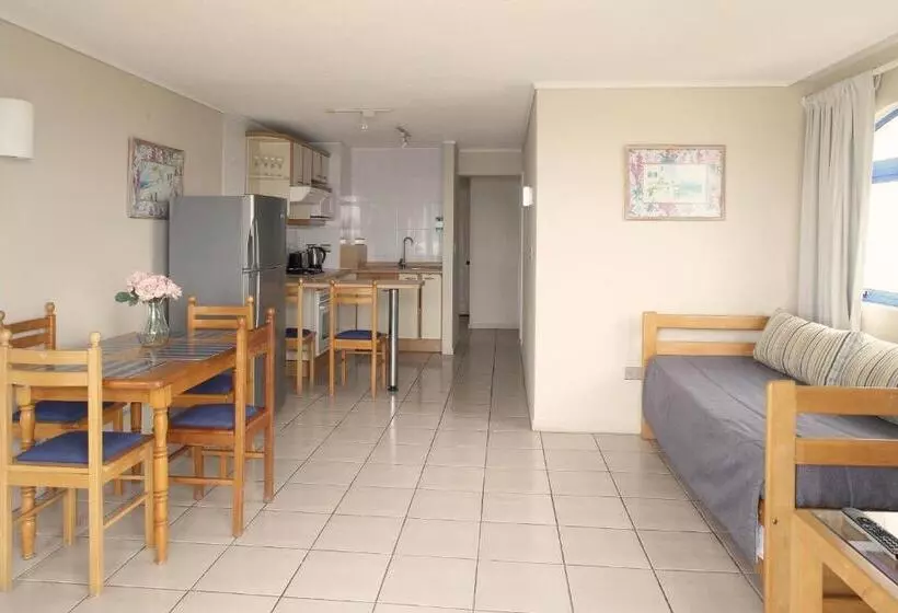 آپارتمان 3 خوابه با چشمانداز دریا, Mr Mar Suites