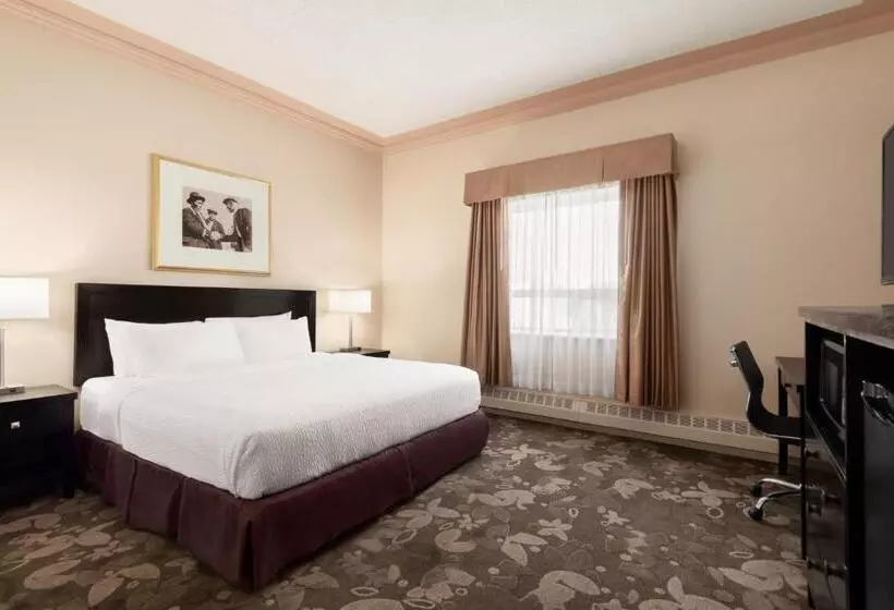 اتاق استاندارد با تخت بزرگ, Nova Inn Yellowknife