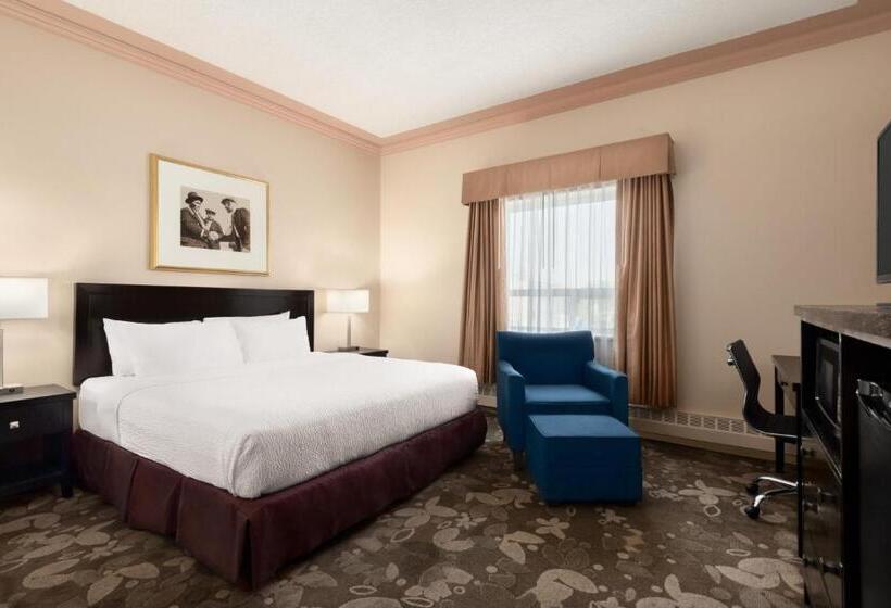 キングサイズベッドのスタンダードルーム, Nova Inn Yellowknife