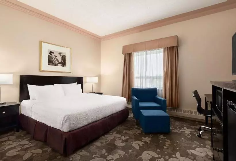 اتاق استاندارد با تخت بزرگ, Nova Inn Yellowknife
