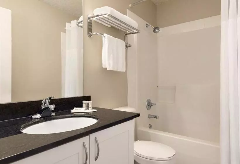 سوییت, Nova Inn Yellowknife