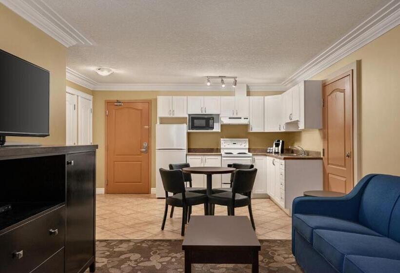 جناح, Nova Inn Yellowknife