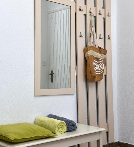 スタンダードバンガロー, Phaistos