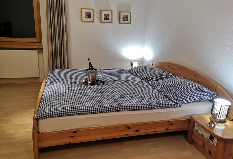 Familienzimmer, Plattas