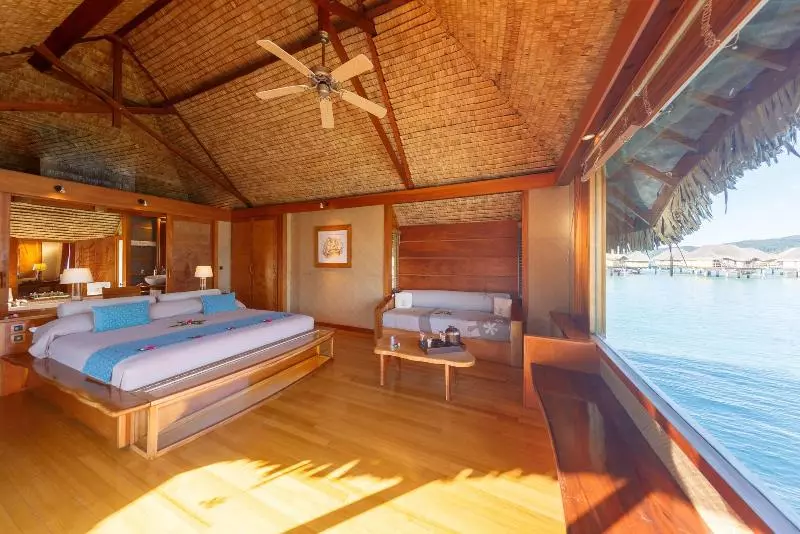 オーシャンビューのプレミアムルーム。, Taj Malabar Resort & Spa, Cochin
