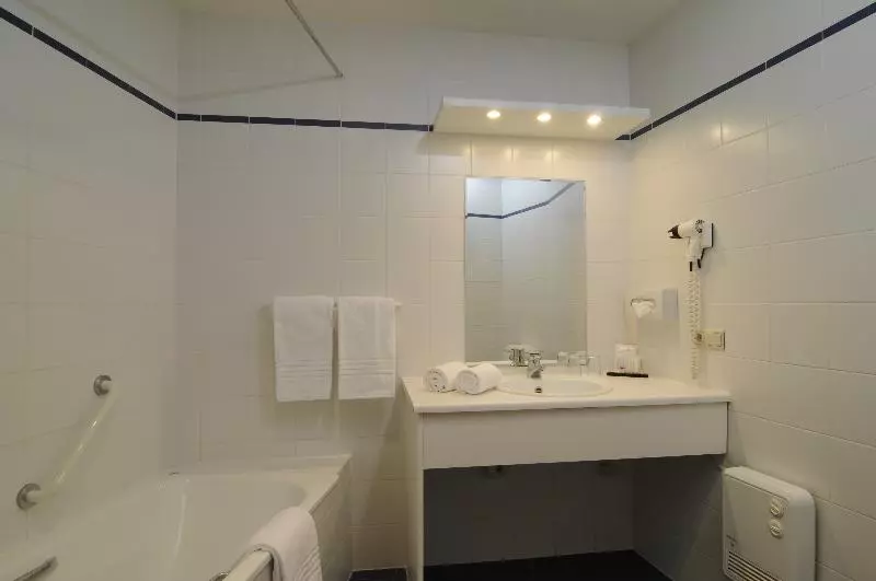 اتاق سوپریور سه تخته, Rosenburg Hotel Brugge