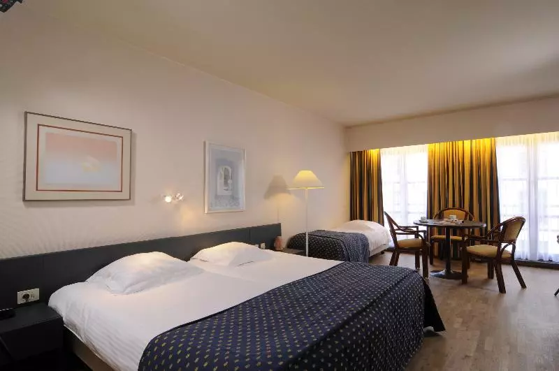 اتاق سوپریور سه تخته, Rosenburg Hotel Brugge