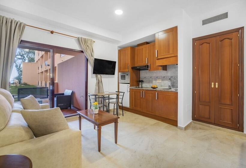 סטודיו סטנדרט עם נוף צדדי לים, Don Juan Beach Resort