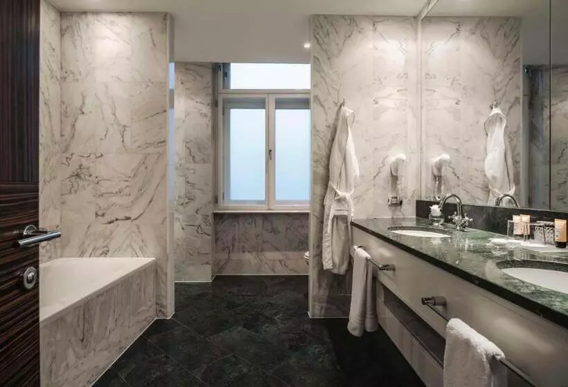 シティビュープレミアムルーム, Anantara New York Palace Budapest   A Leading Hotel Of The World