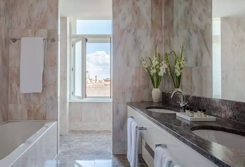 シティビュープレミアムルーム, Anantara New York Palace Budapest   A Leading Hotel Of The World