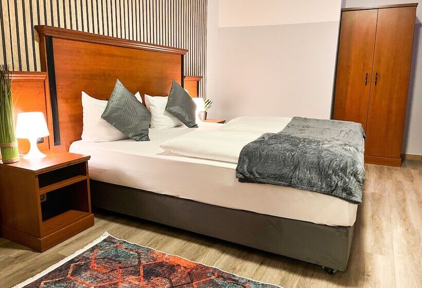 غرفة قياسية, City Hotel West