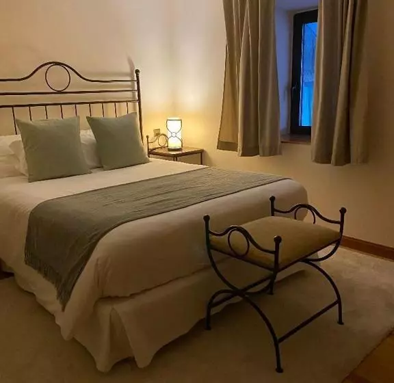 اتاق اکونومی, Corzo