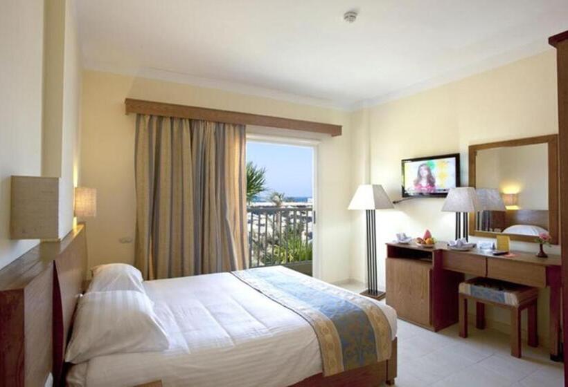 اتاق استاندارد با چشم‌انداز دریا, Empire Beach Aqua Park