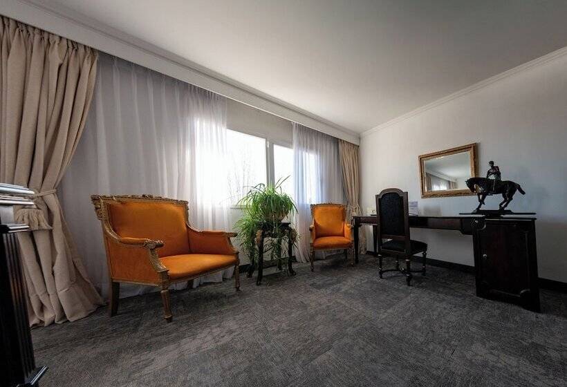 Полулюкс, Lagos Del Calafate