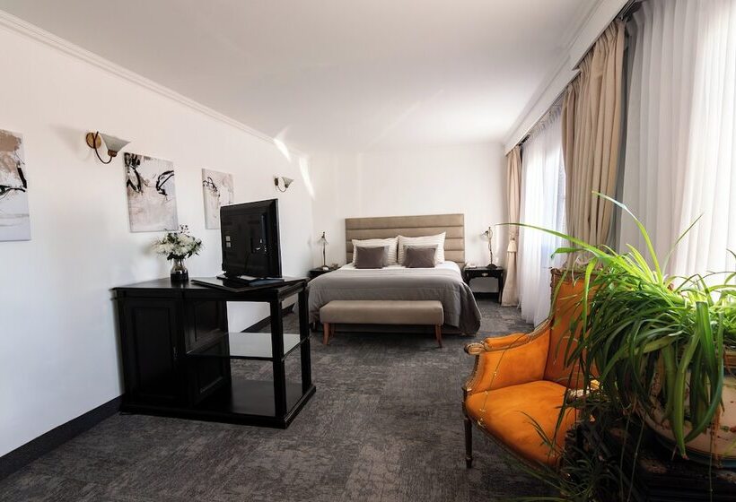 Полулюкс, Lagos Del Calafate