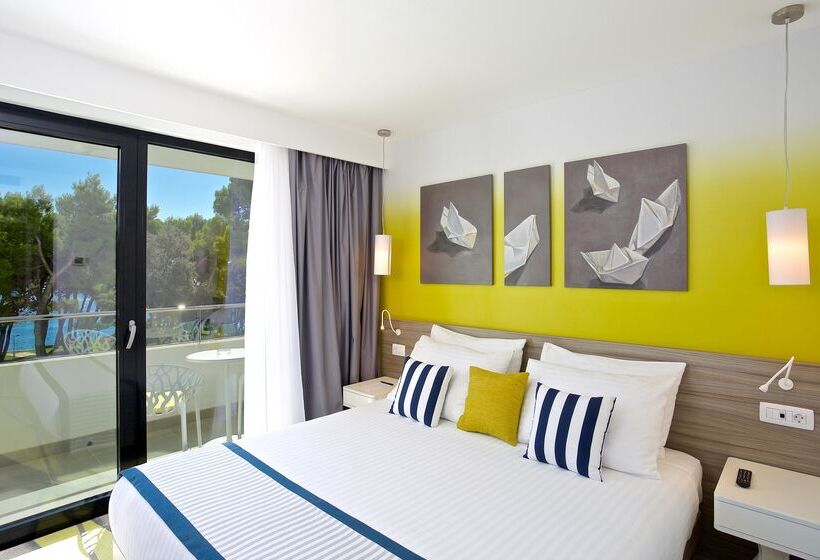 수피리어 룸 풀장 전망, Park Plaza Arena Pula