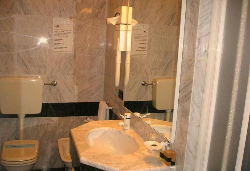 Четырехместный Номер Стандарт, Park Hotel Villa Leon D Oro